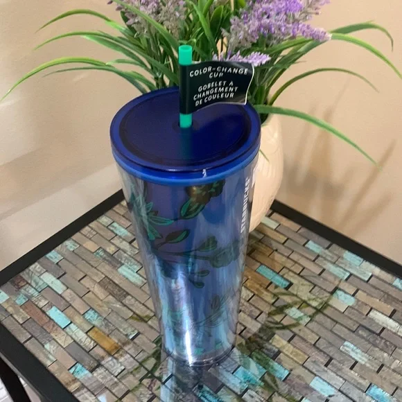 Starbucks | Kitchen | Starbucks Holiday 222 Color Change Blue Glitter Rose  Corsage Cold Cup | Poshmark